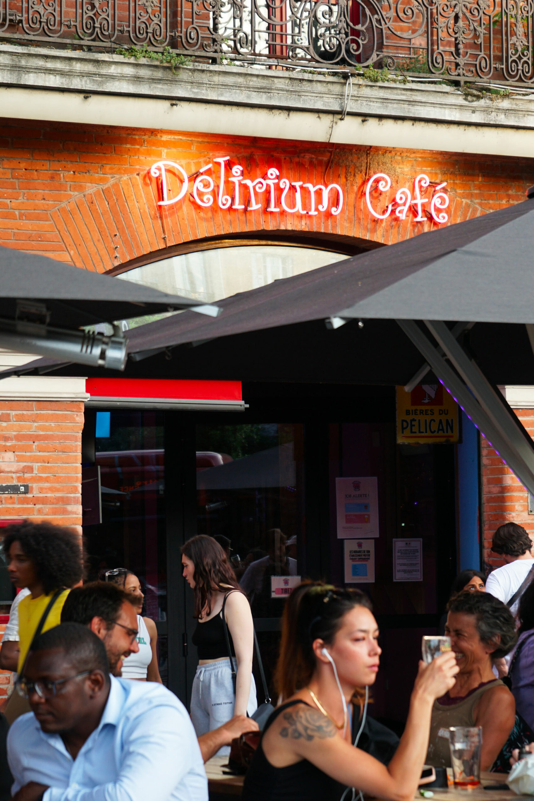 Délirium Café Toulouse - Le Royaume de la fête sur les Ramblas. 2ème plus grand bar à bières de France avec 48 tirages pressions et plus de 500 références en bouteilles